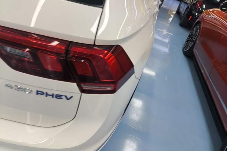 Used Volkswagen Tiguan L New Energy 2021 430 PHEV Plug-in Hybrid Prestige Edition Right Rear Taillight