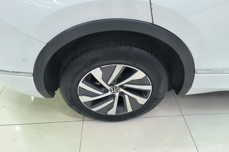 Used Volkswagen Tiguan L New Energy 2021 430 PHEV Plug-in Hybrid Flagship Edition Right Rear Wheel Hub