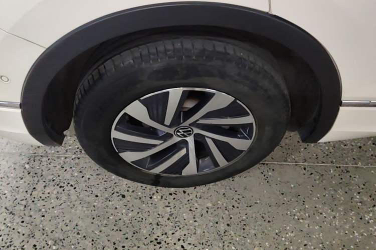 Used Volkswagen Tiguan L New Energy 2021 430 PHEV Plug-in Hybrid Prestige Edition Right Rear Wheel Hub