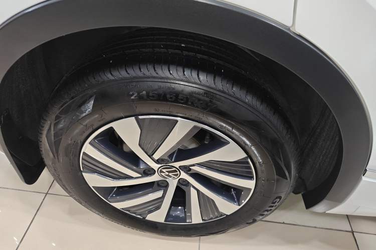 Used Volkswagen Tiguan L New Energy 2021 430 PHEV Plug-in Hybrid Flagship Edition Right Rear Wheel Hub