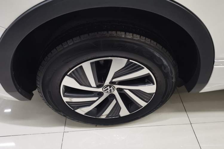 Used Volkswagen Tiguan L New Energy 2021 430 PHEV Plug-in Hybrid Flagship Edition Right Rear Wheel Hub