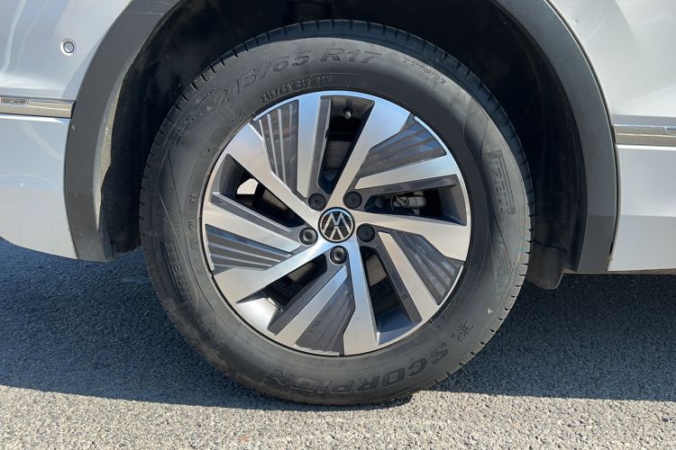 Used Volkswagen Tiguan L New Energy 2021 430 PHEV Plug-in Hybrid Flagship Edition Right Rear Wheel Hub