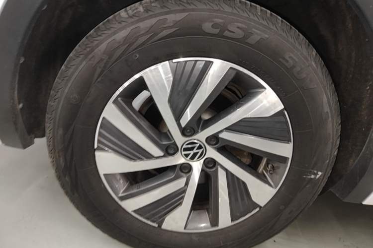 Used Volkswagen Tiguan L New Energy 2021 430 PHEV Plug-in Hybrid Flagship Edition Right Rear Wheel Hub