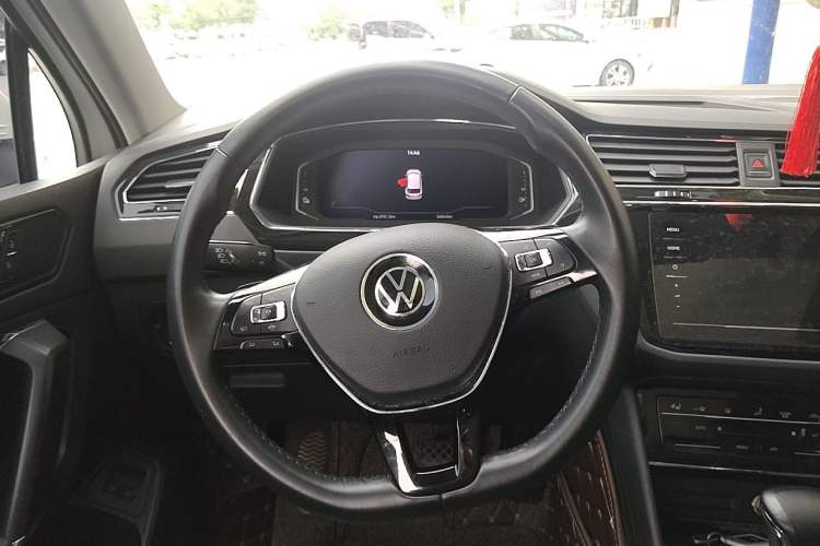 Used Volkswagen Tiguan L New Energy 2021 430 PHEV Plug-in Hybrid Flagship Edition Steering Wheel