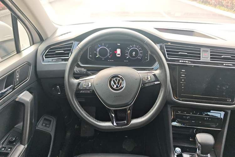 Used Volkswagen Tiguan L New Energy 2021 430 PHEV Plug-in Hybrid Flagship Edition Steering Wheel