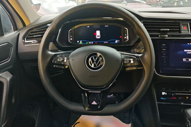 Used Volkswagen Tiguan L New Energy 2021 430 PHEV Plug-in Hybrid Flagship Edition Steering Wheel