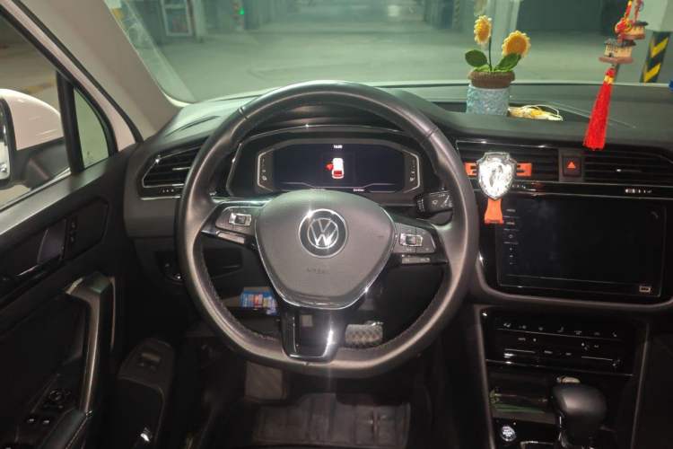 Used Volkswagen Tiguan L New Energy 2021 430 PHEV Plug-in Hybrid Flagship Edition Steering Wheel