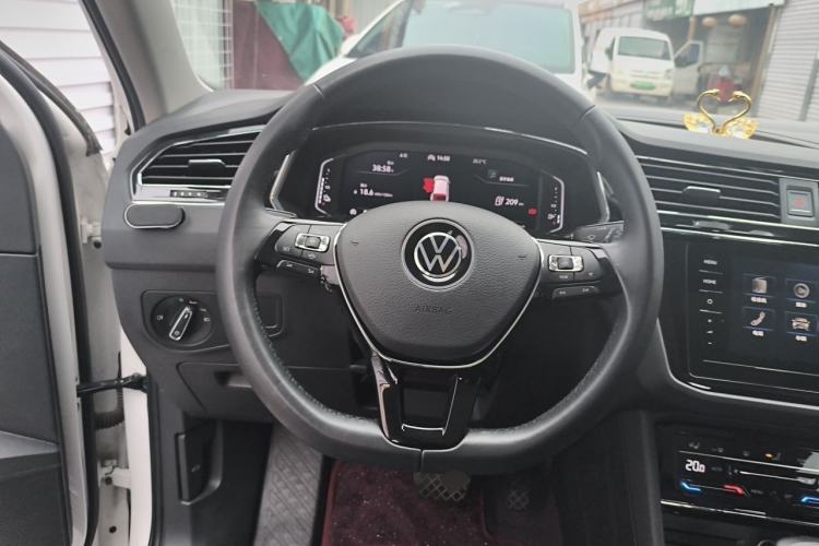 Used Volkswagen Tiguan L New Energy 2021 430 PHEV Plug-in Hybrid Flagship Edition Steering Wheel