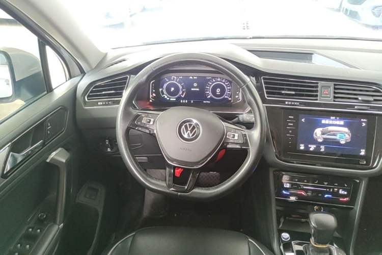 Used Volkswagen Tiguan L New Energy 2021 430 PHEV Plug-in Hybrid Flagship Edition Steering Wheel