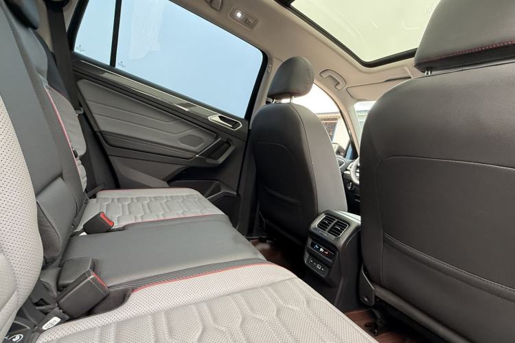 Used Volkswagen Tiguan L New Energy 2022 430 PHEV Plug-in Hybrid Flagship Edition Interior 2