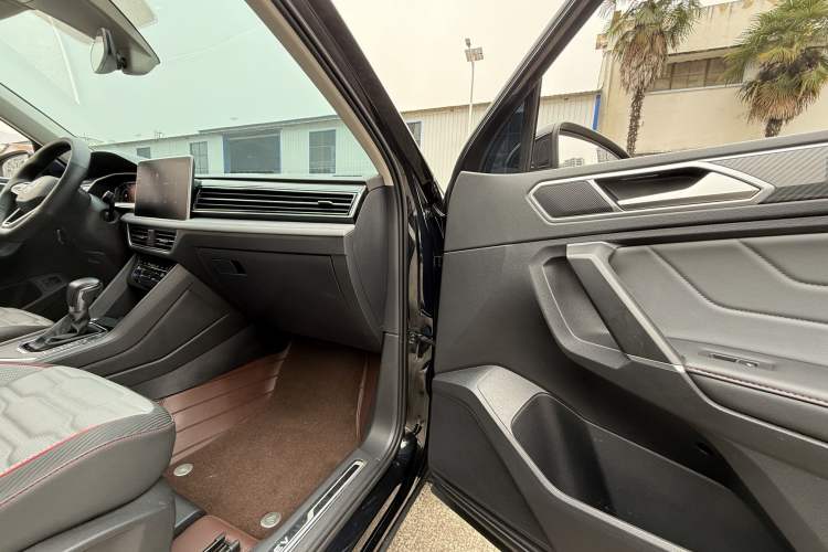 Used Volkswagen Tiguan L New Energy 2022 430 PHEV Plug-in Hybrid Flagship Edition Interior 4