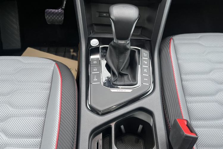 Used Volkswagen Tiguan L New Energy 2022 430 PHEV Plug-in Hybrid Flagship Edition Interior 4