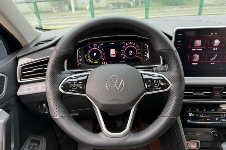 Used Volkswagen Tiguan L New Energy 2022 430 PHEV Plug-in Hybrid Flagship Edition Interior 8