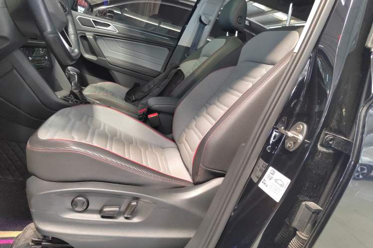 Used Volkswagen Tiguan L New Energy 2022 430 PHEV Plug-in Hybrid Prestige Edition Left Front Seat