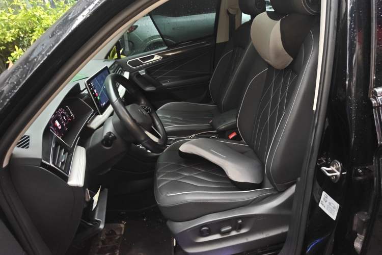 Used Volkswagen Tiguan L New Energy 2022 430 PHEV Plug-in Hybrid Prestige Edition Left Front Seat