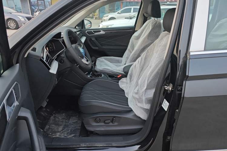 Used Volkswagen Tiguan L New Energy 2022 430 PHEV Plug-in Hybrid Prestige Edition Left Front Seat