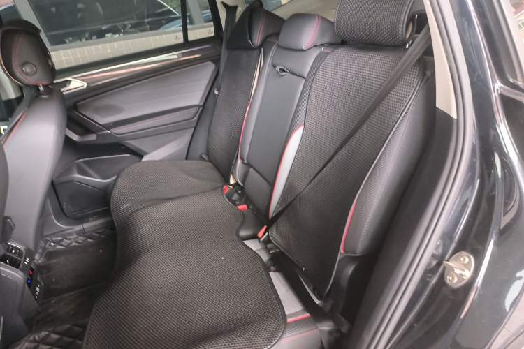 Used Volkswagen Tiguan L New Energy 2022 430 PHEV Plug-in Hybrid Flagship Edition Left Rear Seat