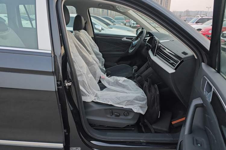 Used Volkswagen Tiguan L New Energy 2022 430 PHEV Plug-in Hybrid Prestige Edition Right Front Seat