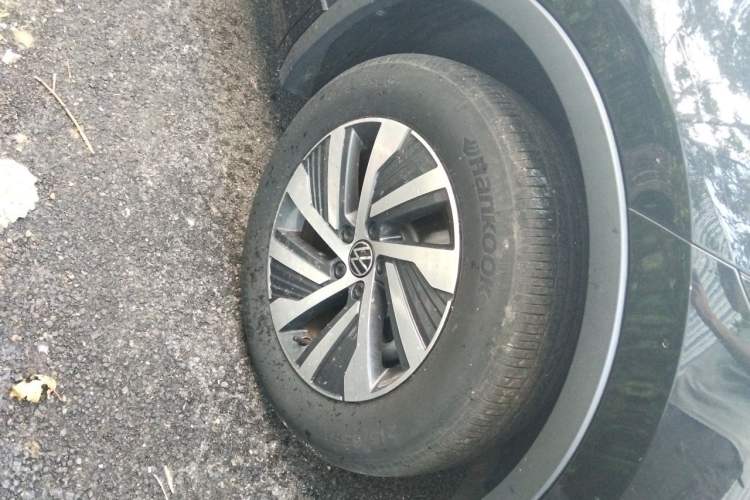 Used Volkswagen Tiguan L New Energy 2022 430 PHEV Plug-in Hybrid Flagship Edition Right Front Wheel Hub