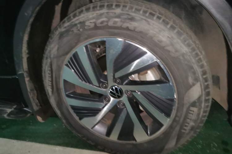 Used Volkswagen Tiguan L New Energy 2022 430 PHEV Plug-in Hybrid Flagship Edition Right Front Wheel Hub