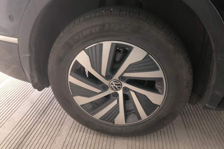 Used Volkswagen Tiguan L New Energy 2022 430 PHEV Plug-in Hybrid Flagship Edition Right Rear Wheel Hub