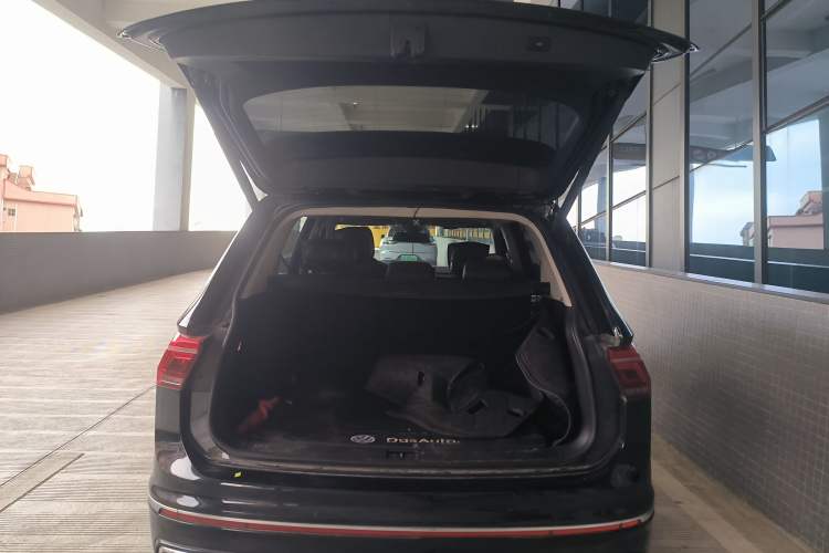 Used Volkswagen Tiguan L New Energy 2022 430 PHEV Plug-in Hybrid Flagship Edition Trunk