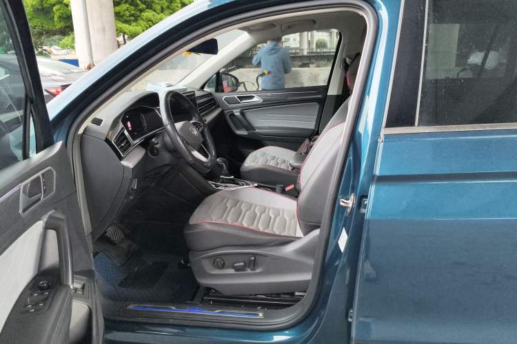 Used Volkswagen Tiguan L New Energy 2022 430 PHEV Plug-in Hybrid Prestige Edition Left Front Seat