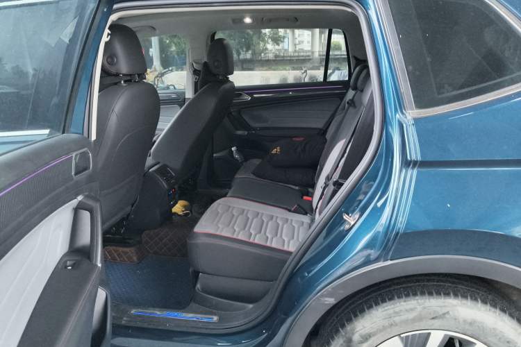Used Volkswagen Tiguan L New Energy 2022 430 PHEV Plug-in Hybrid Prestige Edition Left Rear Seat