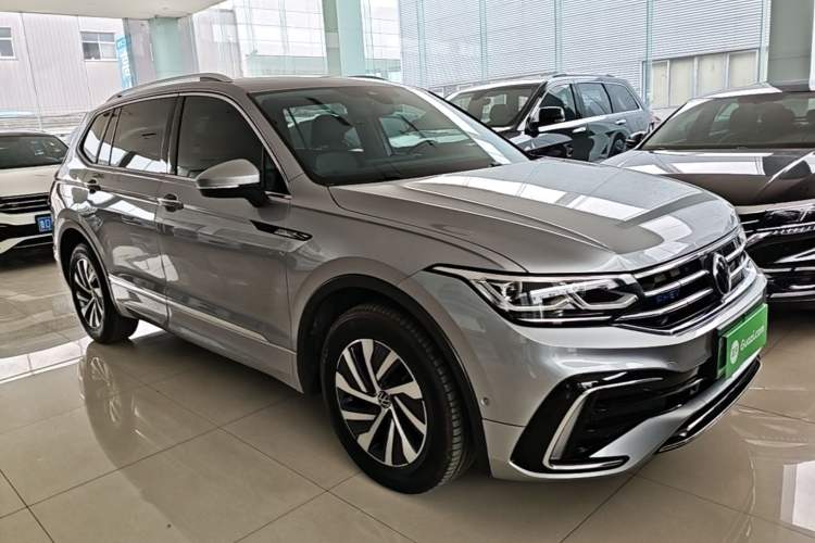 Used Volkswagen Tiguan L New Energy 2022 430 PHEV Plug-in Hybrid Flagship Edition Front Right 45 Deg