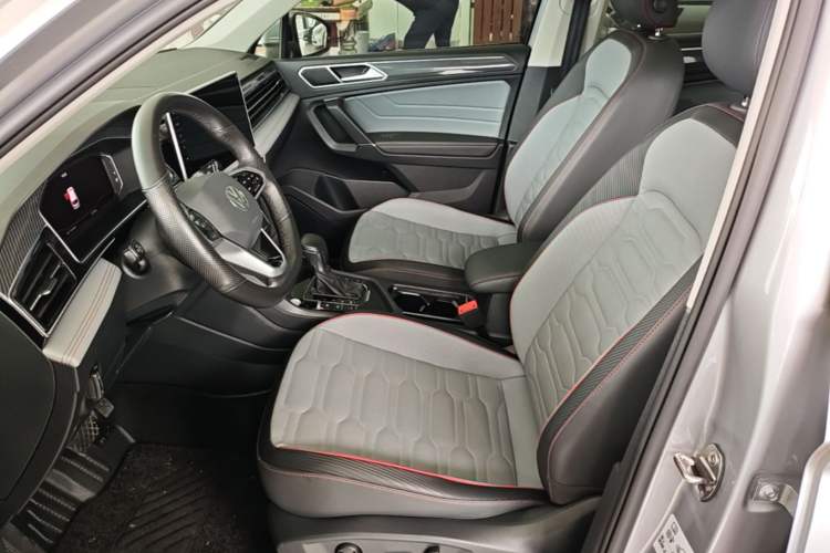 Used Volkswagen Tiguan L New Energy 2022 430 PHEV Plug-in Hybrid Flagship Edition Left Front Seat