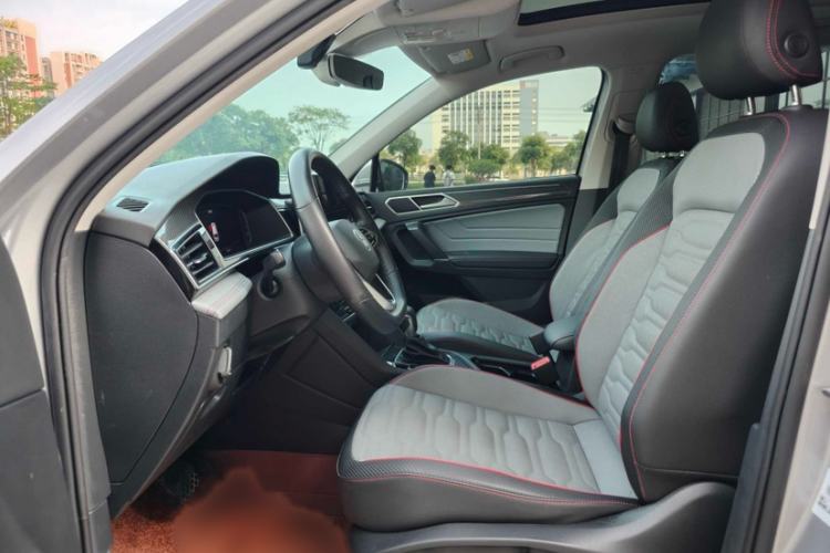 Used Volkswagen Tiguan L New Energy 2022 430 PHEV Plug-in Hybrid Prestige Edition Interior 2