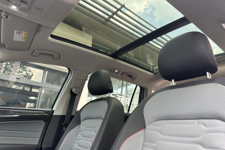 Used Volkswagen Tiguan L New Energy 2022 430 PHEV Plug-in Hybrid Flagship Edition Interior 6