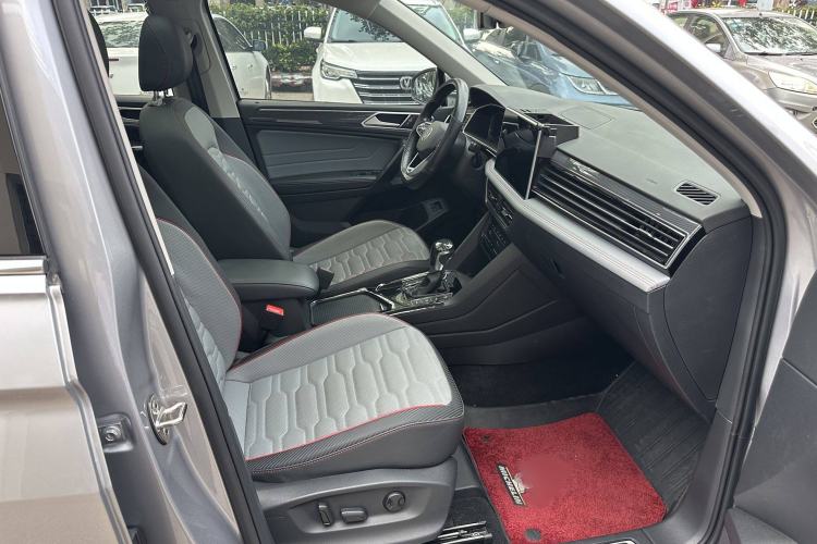 Used Volkswagen Tiguan L New Energy 2022 430 PHEV Plug-in Hybrid Flagship Edition Interior 8
