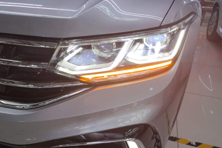 Used Volkswagen Tiguan L New Energy 2022 430 PHEV Plug-in Hybrid Flagship Edition Left Front Headlight