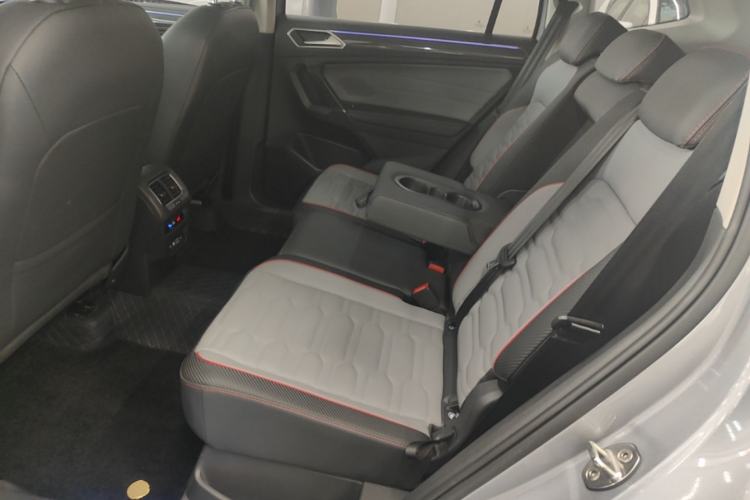 Used Volkswagen Tiguan L New Energy 2022 430 PHEV Plug-in Hybrid Flagship Edition Left Rear Seat