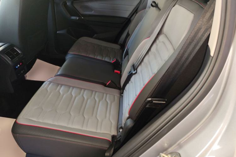 Used Volkswagen Tiguan L New Energy 2022 430 PHEV Plug-in Hybrid Flagship Edition Left Rear Seat