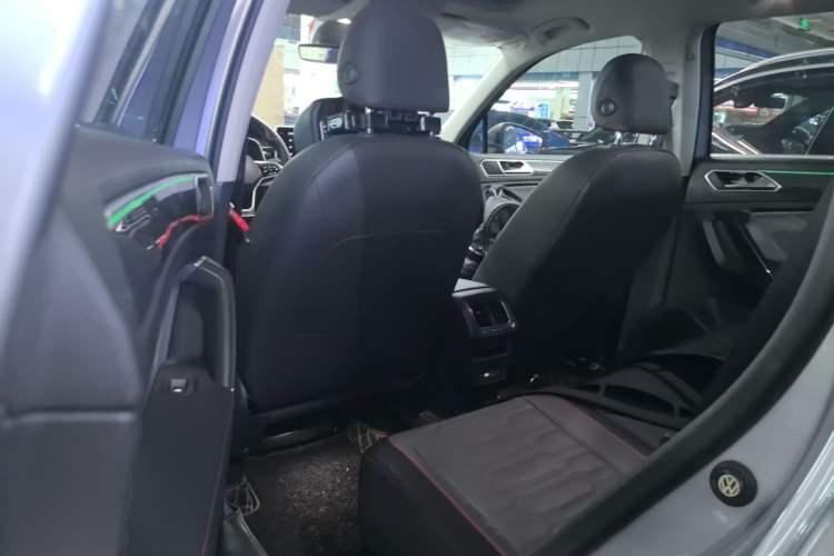 Used Volkswagen Tiguan L New Energy 2022 430 PHEV Plug-in Hybrid Flagship Edition Left Rear Seat