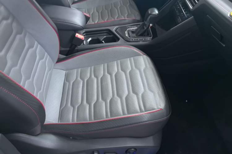Used Volkswagen Tiguan L New Energy 2022 430 PHEV Plug-in Hybrid Flagship Edition Right Front Seat
