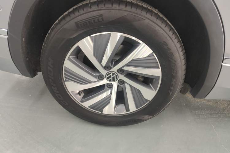 Used Volkswagen Tiguan L New Energy 2022 430 PHEV Plug-in Hybrid Flagship Edition Right Rear Wheel Hub