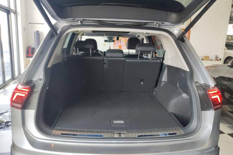 Used Volkswagen Tiguan L New Energy 2022 430 PHEV Plug-in Hybrid Flagship Edition Trunk