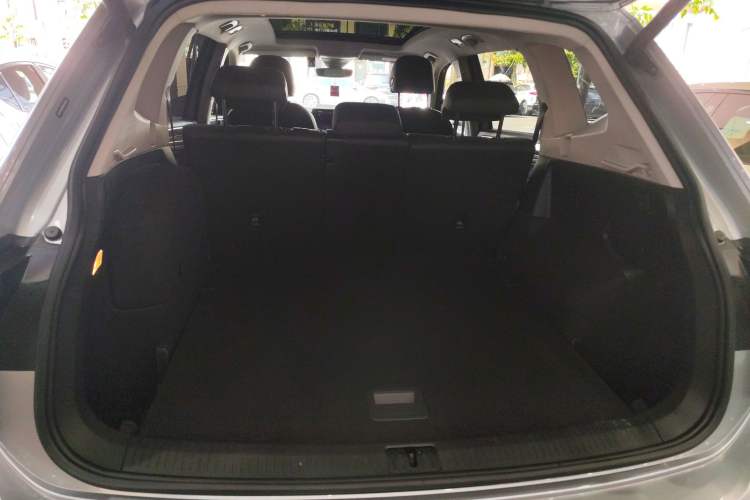Used Volkswagen Tiguan L New Energy 2022 430 PHEV Plug-in Hybrid Flagship Edition Trunk