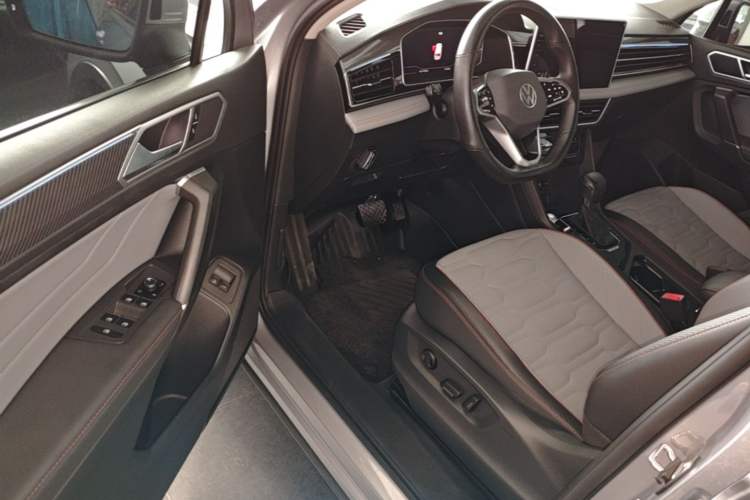 Used Volkswagen Tiguan L New Energy 2022 430 PHEV Plug-in Hybrid Flagship Edition Driver Seat