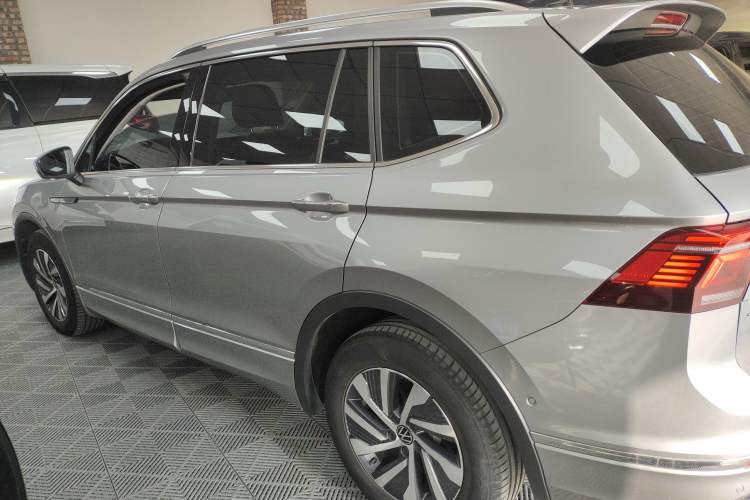 Used Volkswagen Tiguan L New Energy 2022 430 PHEV Plug-in Hybrid Prestige Edition Exterior 3