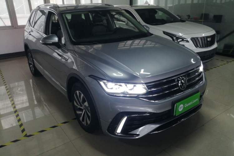Used Volkswagen Tiguan L New Energy 2022 430 PHEV Plug-in Hybrid Flagship Edition Front Right 45 Deg