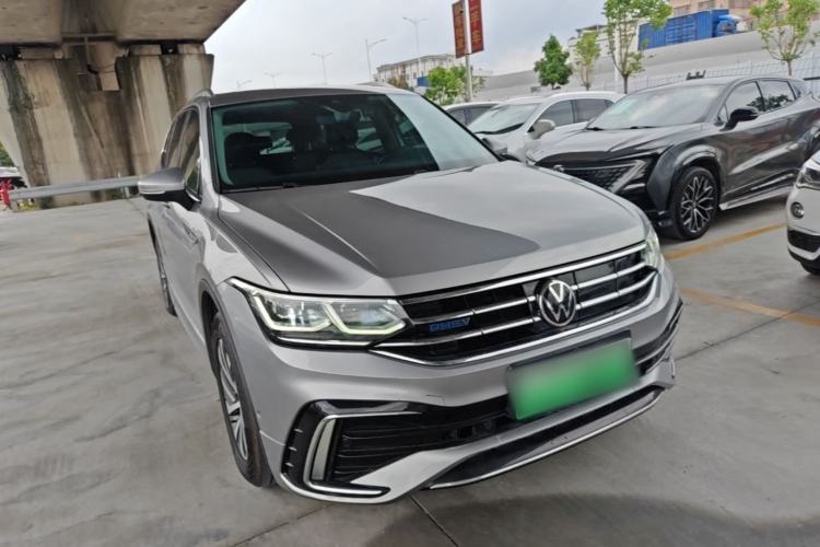 Used Volkswagen Tiguan L New Energy 2022 430 PHEV Plug-in Hybrid Prestige Edition Front Right 45 Deg