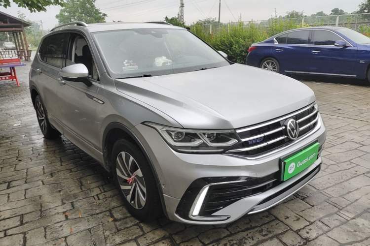 Used Volkswagen Tiguan L New Energy 2022 430 PHEV Plug-in Hybrid Prestige Edition Front Right 45 Deg