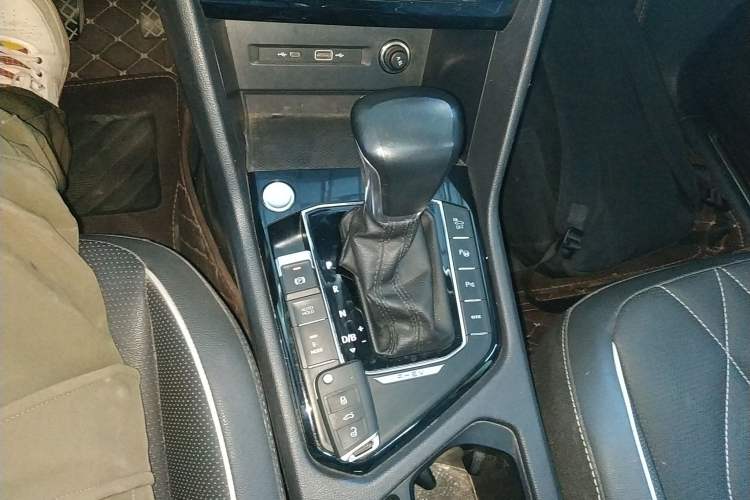 Used Volkswagen Tiguan L New Energy 2022 430 PHEV Plug-in Hybrid Flagship Edition Gear Lever