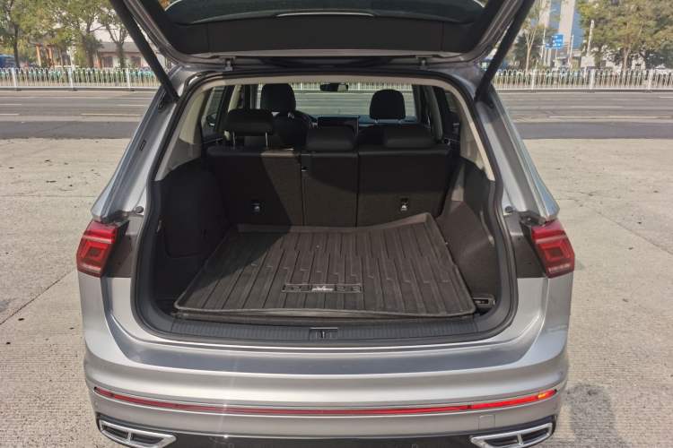 Used Volkswagen Tiguan L New Energy 2022 430 PHEV Plug-in Hybrid Flagship Edition Interior 3