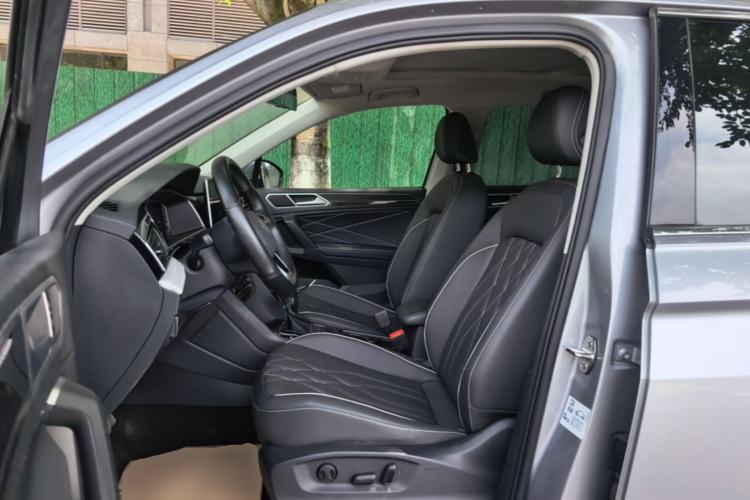 Used Volkswagen Tiguan L New Energy 2022 430 PHEV Plug-in Hybrid Prestige Edition Left Front Seat