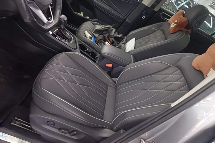 Used Volkswagen Tiguan L New Energy 2022 430 PHEV Plug-in Hybrid Prestige Edition Left Front Seat